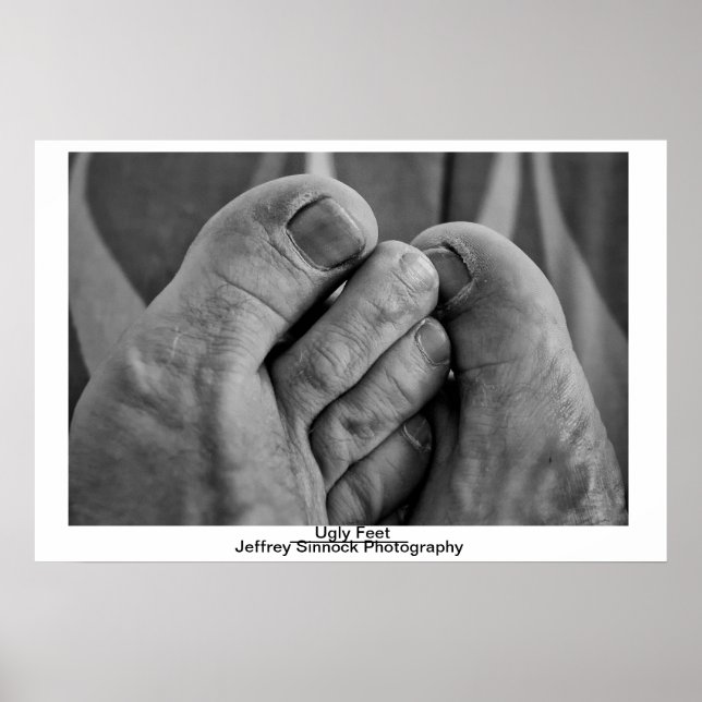Ugly Feet Poster (Vorne)