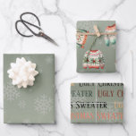 Ugly Sweater Christmas Wrapping Paper Set 3 Geschenkpapier Set<br><div class="desc">Fügen Sie mit unserem Ugly Sweater Delight Wrapping Paper Set Ihrer Geschenktradition eine Touch Launen hinzu! Dieses Set von drei Flachbetten soll die Freude am gemeinsamen Geschenke während und nach Ihrem Ugly Christmas Sweater Contest erhöhen. Das erste Blatt mit festlich grünem Hintergrund und zarten Schneeflocken verleiht dem Ganzen den perfekten...</div>