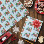 Ugy Christmas Sweater Funny Cat Geschenkpapier<br><div class="desc">Weiße Katze mit einem Ugly Weihnachtspulli und fragt sich,  wie sie darin aussehen.</div>