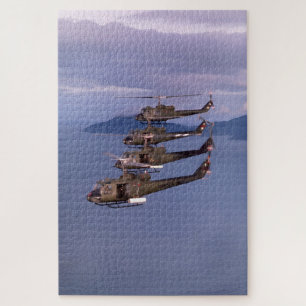 UH-1E Huey Hubschrauber – HML-167 U.S. Marines 197 Puzzle