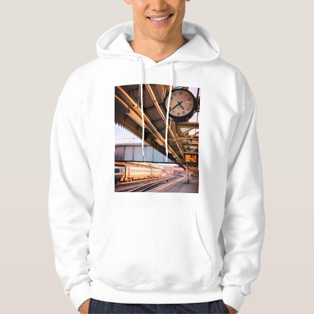 Uhr am Bahnhof Hoodie (Vorderseite)