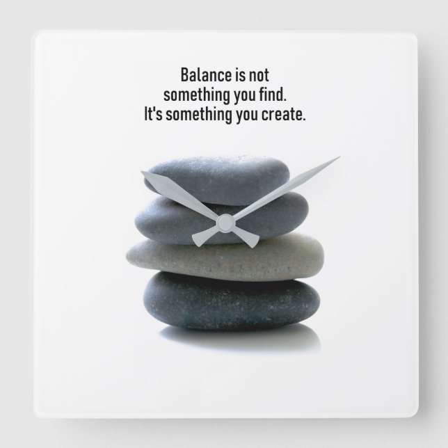 Uhr an der Wand des Balanceplatzes (Vorderseite)