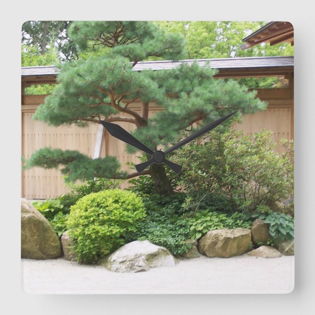 Uhr der "Asian Garden Wall" (Vorderseite)