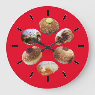 Uhr der "italienischen Bomboloni-Mauer"