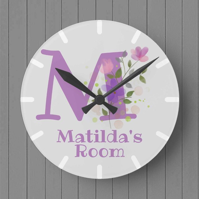Uhr eines Blumendesigns mit Namen Matilda (Von Creator hochgeladen)