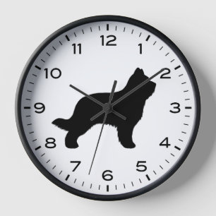 Uhr mit Silhouette der Hunderasse Briard