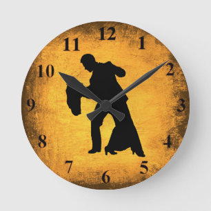 Uhr mit Silhouette eines tanzenden Paares im Vinta