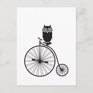 Uhu auf alten Vintagen Fahrrad Postkarte