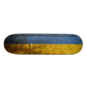 Ukraine-Flagge auf altem hölzernem Korn Skateboard