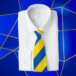 Ukraine Flaggenmuster Gold Blue Krawatte<br><div class="desc">Ukraine Flaggen Muster Gold Blauer Hals Krawatte</div>