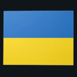 Ukrainische Flagge (Ukraine) Notepad Notizblock<br><div class="desc">Dieses Design zeigt die Nationalflagge der Ukraine, einem Land in Osteuropa. Die Ukraine grenzt im Osten und Nordosten an Russland, im Norden an Belarus, im Westen an Polen, die Slowakei und Ungarn und im Süden an Rumänien, Moldau und das Schwarze Meer. Die Ukraine ist nach Russland das zweitgrößte Land Europas....</div>