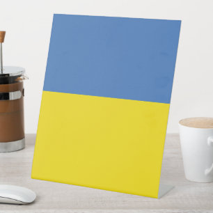 ukrainische Flagge, ukrainische Slawin Ukraini С л Sockelschild