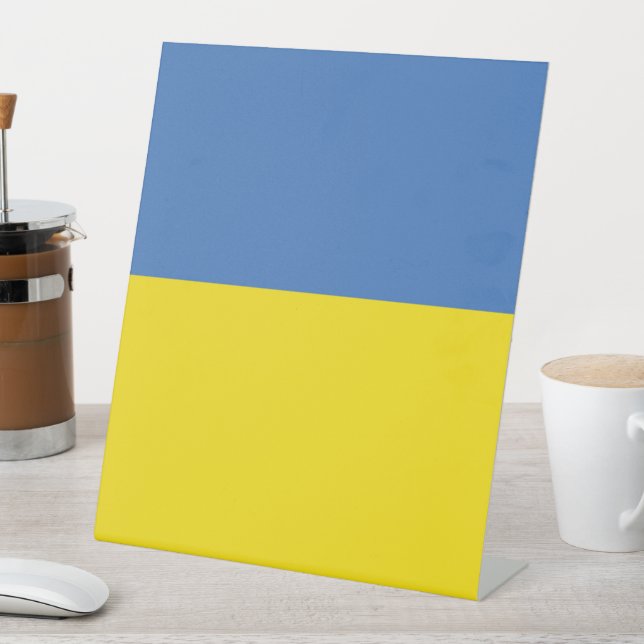 ukrainische Flagge, ukrainische Slawin Ukraini С л Sockelschild (In Situ)