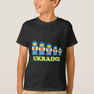 Ukrainische Matrjoschka-Puppen halten Herzen  T-Shirt