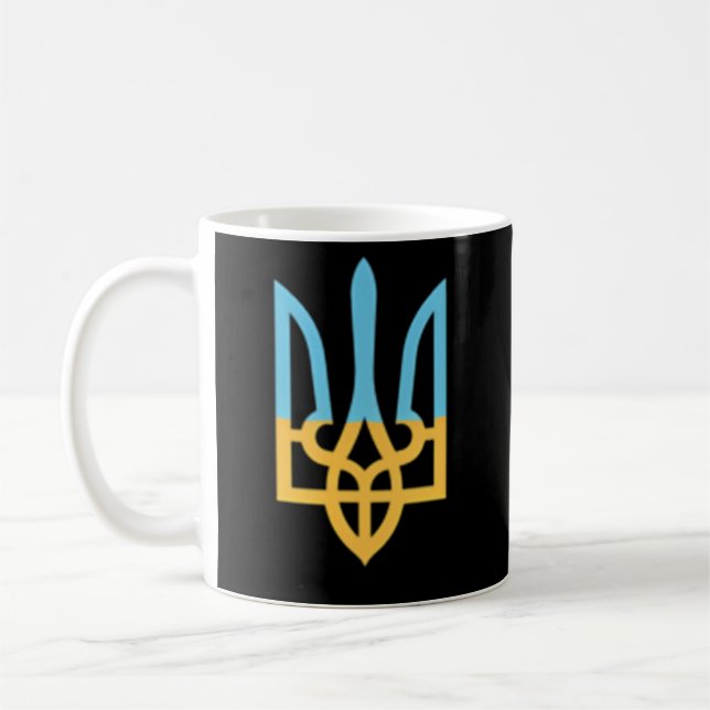 Ukrainische Nationalsymboltrident I steht mit der  Kaffeetasse (Links)