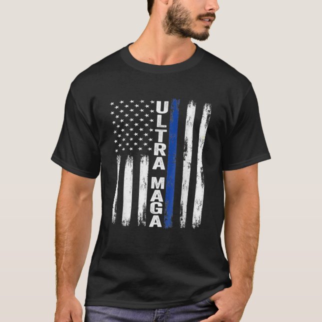 Ultra MAGA 2024 Funny Pro Trump Maga Super Flag Am T-Shirt (Vorderseite)