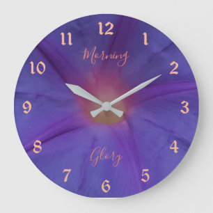 Ultra Violet Morning Glory Blume und Text Große Wanduhr
