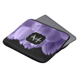 Ultra violette lila Blütenblätter schwarzes Monogr Laptopschutzhülle