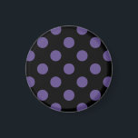Ultra violette Polka Punkte auf schwarz Magnet<br><div class="desc">Pantone's Farbe des Jahres für 2018 ist ultraviolett.</div>