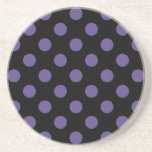 Ultra violette Polka Punkte auf schwarz Sandstein Untersetzer<br><div class="desc">Pantone's Farbe des Jahres für 2018 ist ultraviolett.</div>