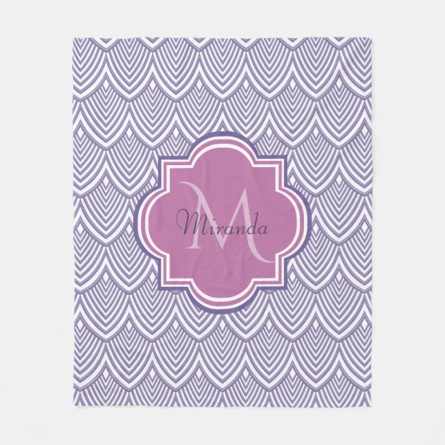 Ultra-violette Scallops Orchid Monogram Name Fleecedecke (Vorderseite)