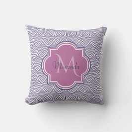 Ultra-violette Scallops Orchid Monogram Name Kissen