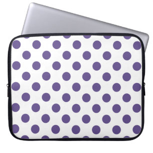 Ultraviolette Polka-Punkte auf weiß Laptopschutzhülle