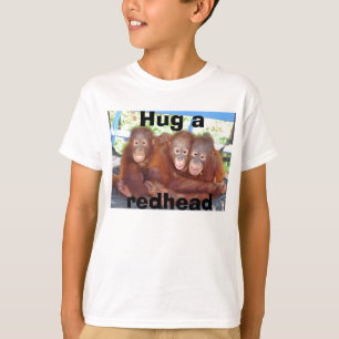 Umarmen Sie einen Redhead (Orang-Utan T-Stück) T-Shirt