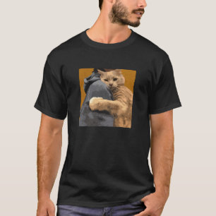 Umarmen Sie Ihre Katze T-Shirt