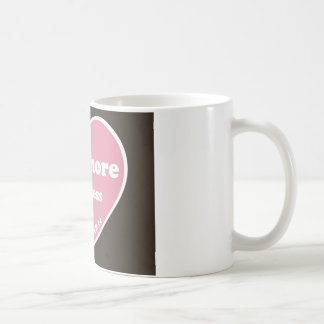 Umarmen Sie mehr, Kampf weniger Tasse
