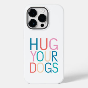 Umarmung von Hunden Case-Mate iPhone 14 Pro Hülle