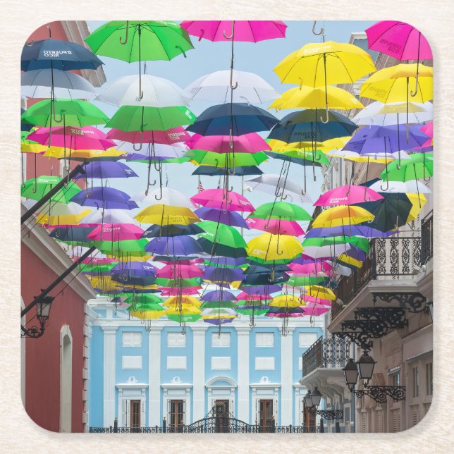 Umbrellas über den Straßen von San Juan und dem He Rechteckiger Pappuntersetzer (Vorderseite)