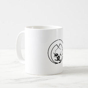 Ume Zweig in Embracing Kiefernnadeln Kaffeetasse