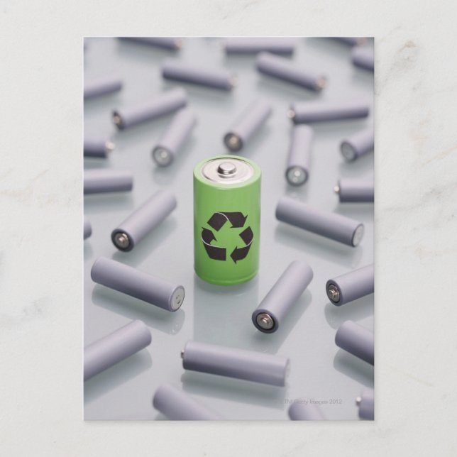 Umgeben von kleineren grauen Batterien. Postkarte (Vorderseite)