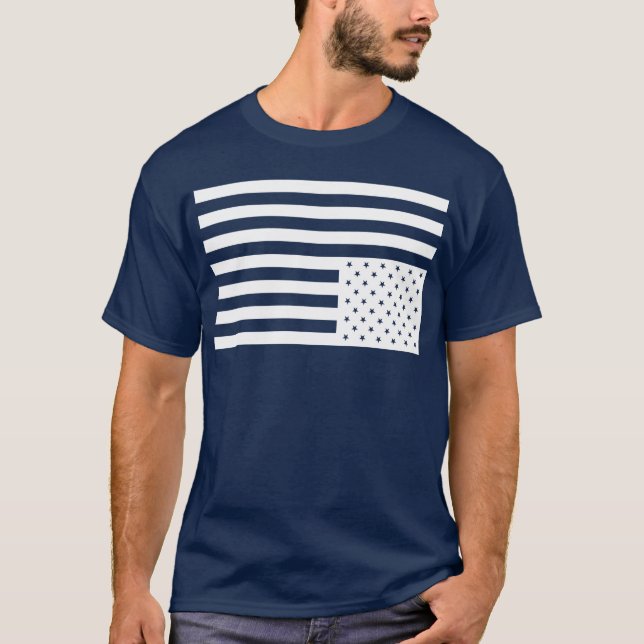Umgedrehte amerikanische Flagge im Schwarzen T-Shirt (Vorderseite)