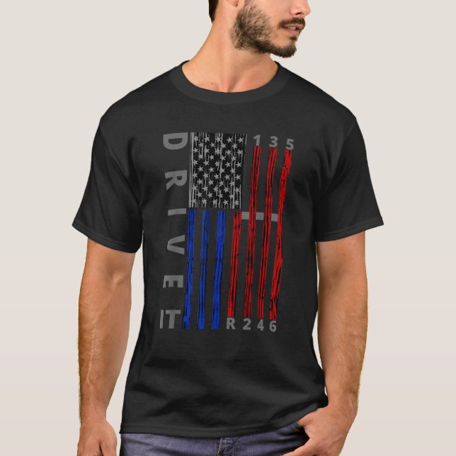 Umkippen American Flag Muscle Car Six Speed Geed T-Shirt (Vorderseite)