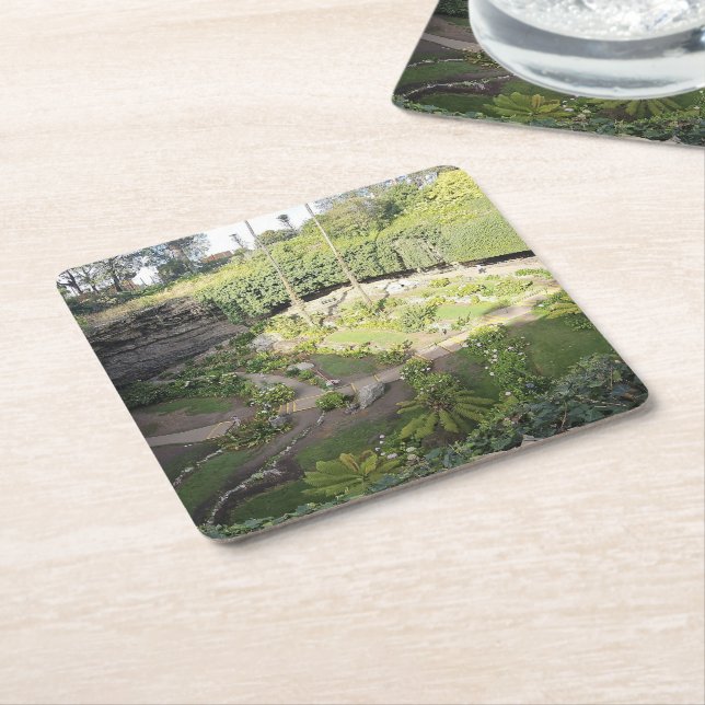 Umpherston Sinkhole Verstecktes Heiligtum Rechteckiger Pappuntersetzer (angewinkelt)