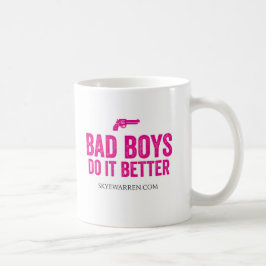 Unartige Jungen verbessert es Tasse