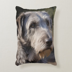 "Unbeeindruckte Majestät: Der stoische Blick der W Dekokissen