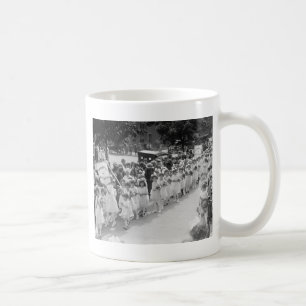 Unbefleckte Empfängnis, Mary-Prozession: 1923 Kaffeetasse