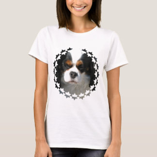Unbekümmerter Königcharles Spaniel-Hundedamen-T - T-Shirt