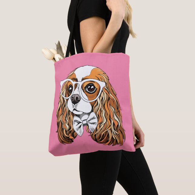 Unbekümmertes Königcharles Spaniel-Porträt (Von Nahem)