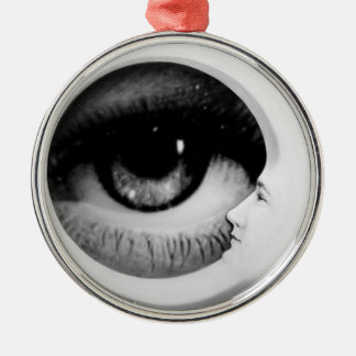 Unberechtigtes Porträt des sichelförmigen Mondes Ornament Aus Metall