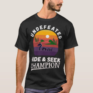 Unbesiegtes Hide and Seek Champion Loch Ness Monst T-Shirt