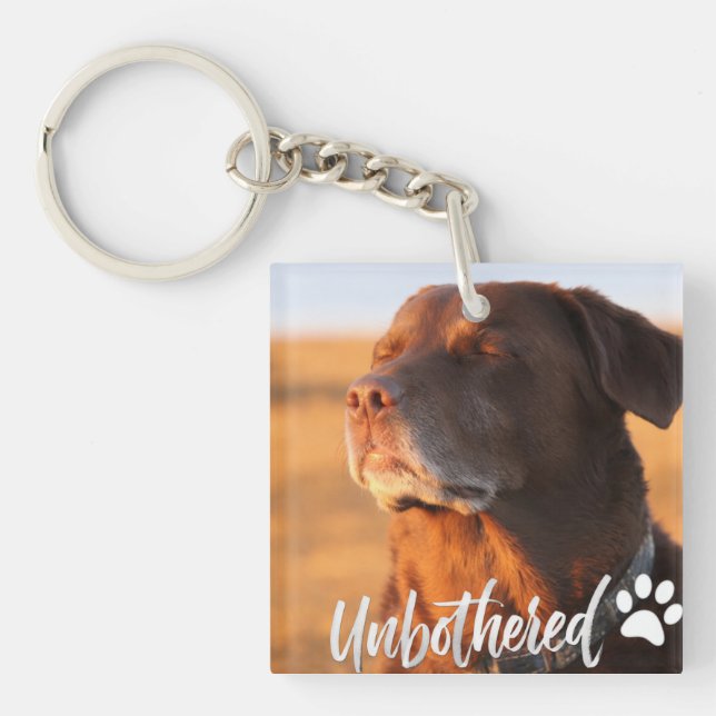 Unbothered Golden Hour Dog – Premium Minimalist  Schlüsselanhänger (Vorderseite)