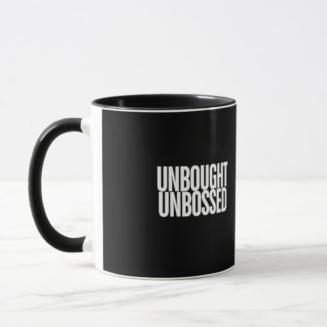 Unbought Unbossed Bold Chisholm Graphic Tee Tasse (Links)