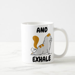 Und ausatmende Yoga-Katze Comfort Colors Erwachsen Kaffeetasse