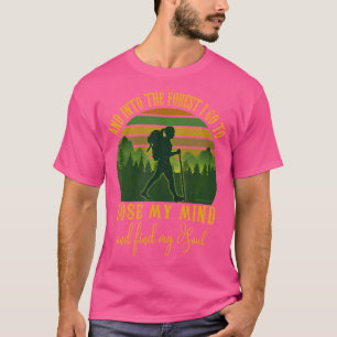 Und in den Wald gehe ich - Hippie Girl Wandercamp T-Shirt