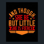 Und obwohl sie nur wenig ist, ist sie glühend poster<br><div class="desc">Verwenden Sie als Schwangerschaftsankündigung für Großeltern,  Vater oder Überraschung Baby Ankündigung zur Familie. Auch macht ein tolles Babyduschgeschenk für die junge Mutter!</div>