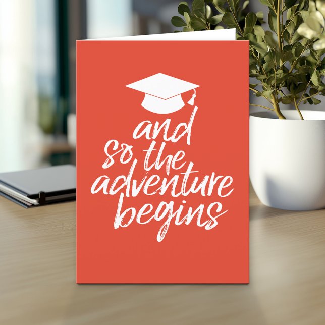 Und so fängt das Abenteuer an - Graduiertenkap Karte (And so the adventure begins - Custom Graduation Greeting Card)